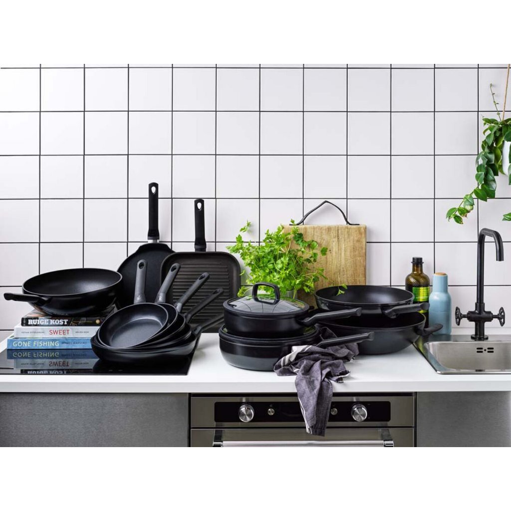 BK Easy Induktionsbratpfanne 20 cm – PFAs-freie Antihaftbeschichtung – Induktionsbratpfanne – Keramikpfanne – ofenfest bis 160 °C – Kaltgriffe – Schwarz