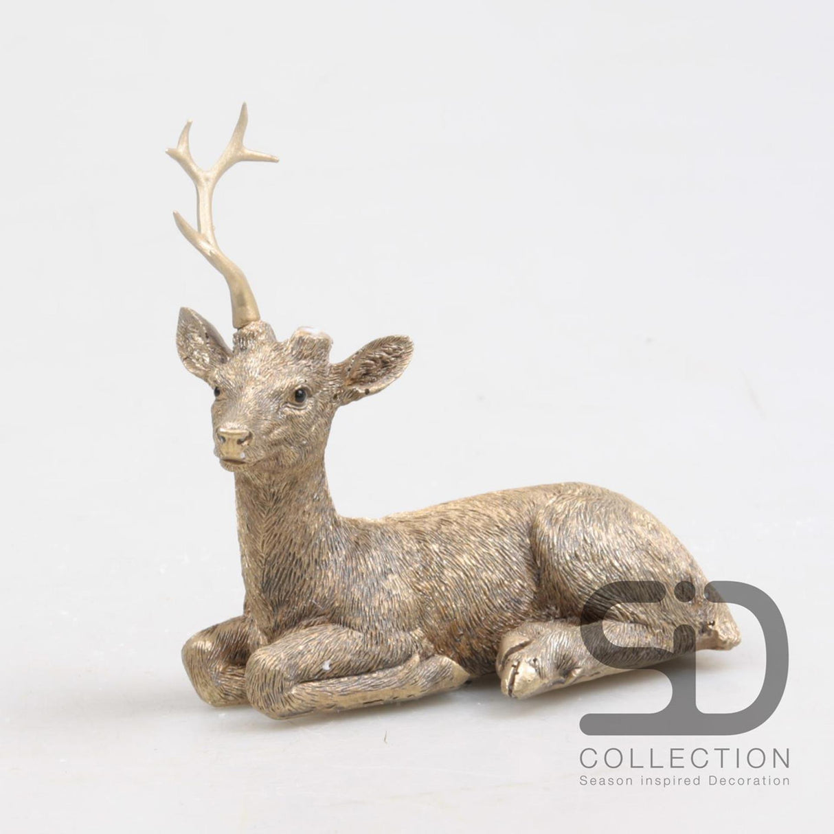Season inspired decoration hert liggend goud 11cm hert liggend goud 11cm