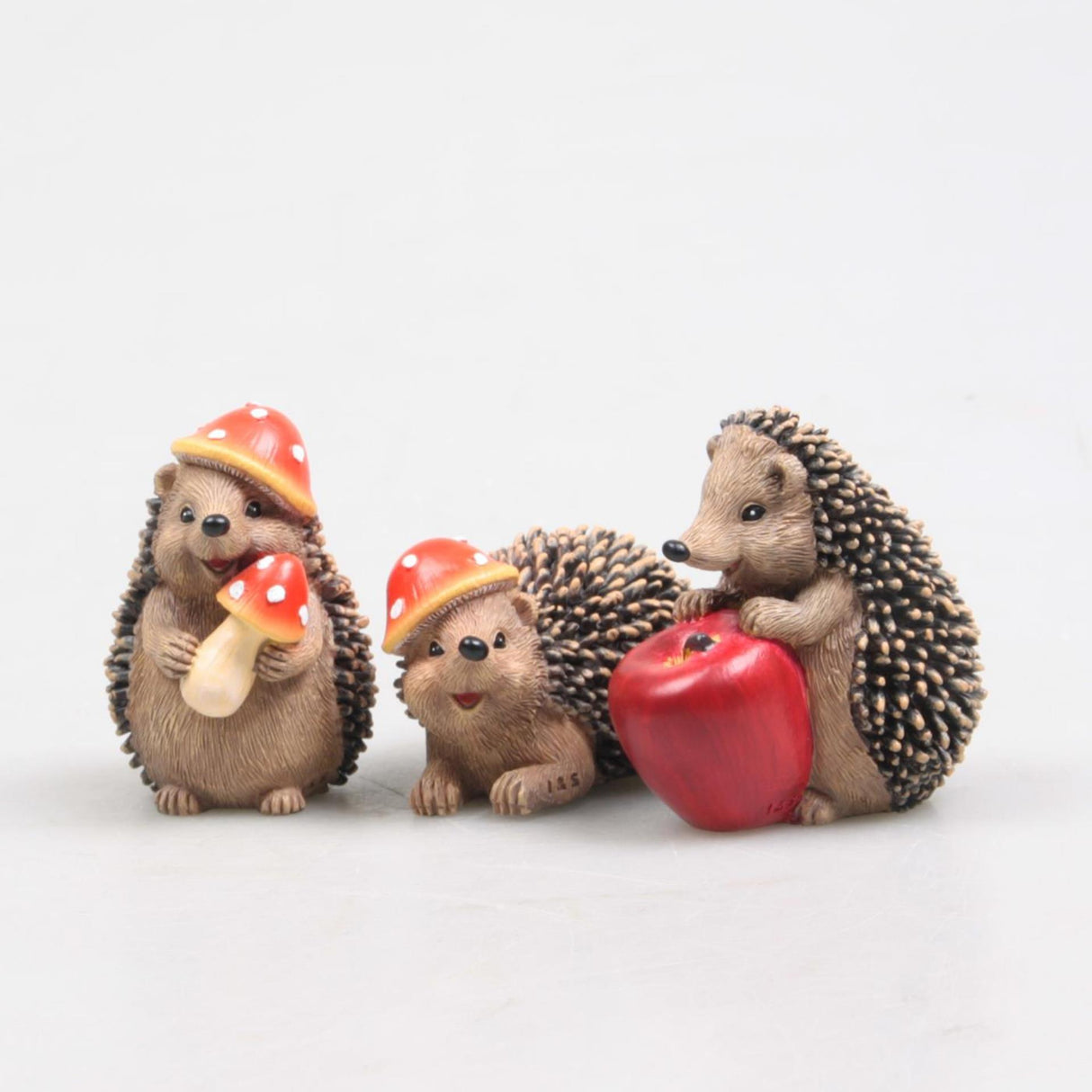 Farmwood animals egel met paddenstoel 6cm 3 assorti