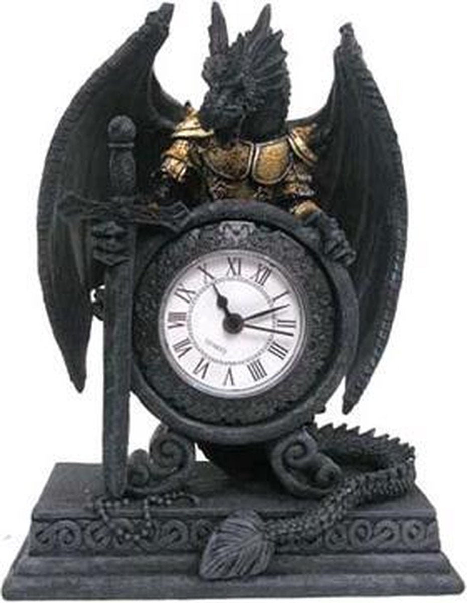 Drache in gepanzerter Kaminuhr