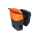 Basilikum Miles Tarpaulin - Doppelfahrradbeutel, wasserdicht, 34 l, Schwarzorange