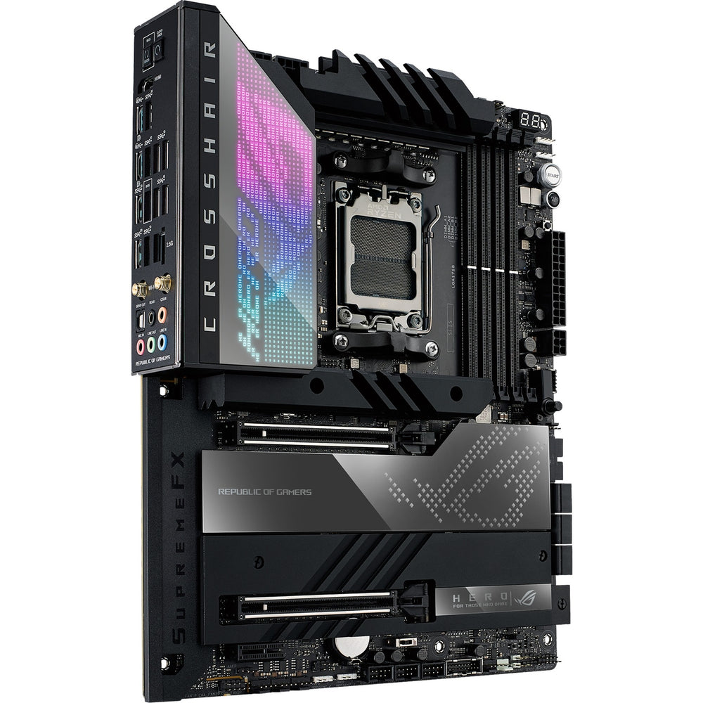 Asus Rog Crosshair X670E Held