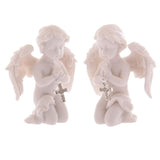 Cherub mit glitzerndem Kreuz