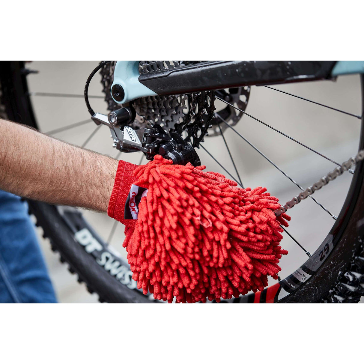 Handschuhmikrofaserrot waschen