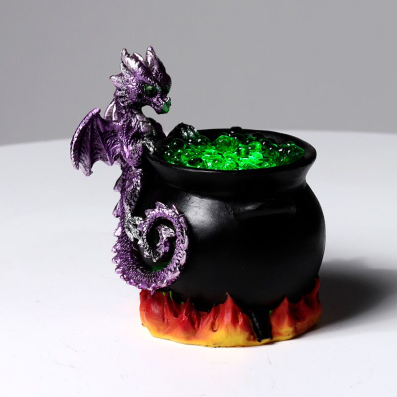 Elementem Babydrache führte sprudelnden Kessel