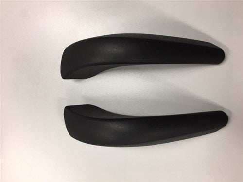 Qibbel Armlehnen hinter Schwarz gesetzt