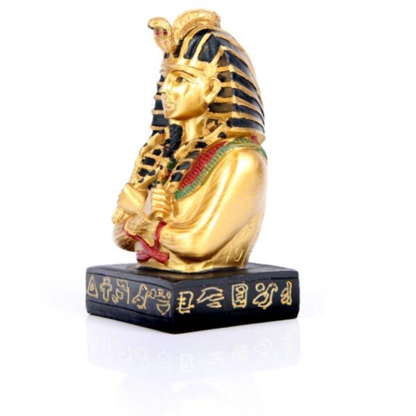 Ägypten - goldener Tutanchamun mit Krummstab und Flügel