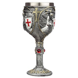 Dekorativer mittelalterlicher Ritter-Kreuzzugkelch
