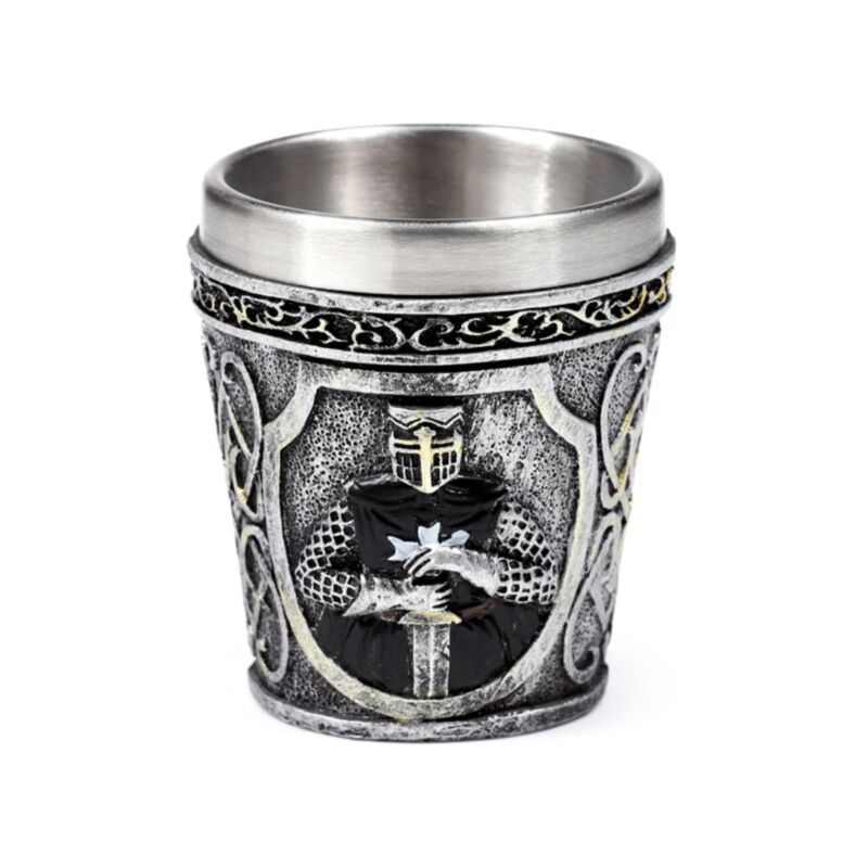 Mittelalterliches schwarzes Ritter-Schnapsglas