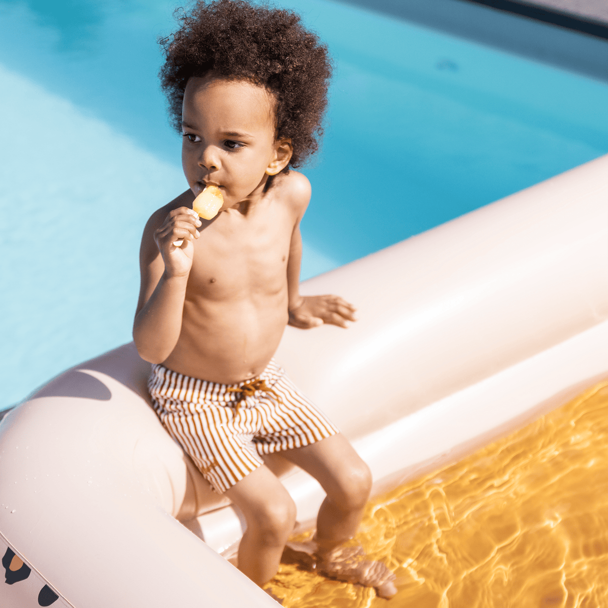 Safari-Chic | Beiger aufblasbarer Pool 211 x 132 x 46 cm