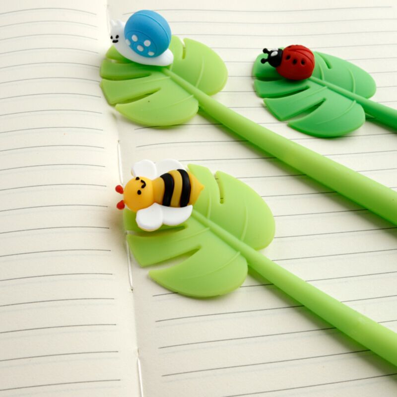 Fineliner-Stift mit botanischem Garten, Hummel, Marienkäfer und Schnecke – Schwarz