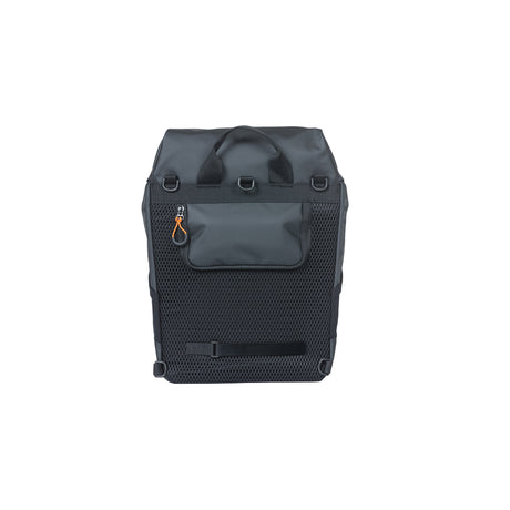 Basilikum Miles Tarpaulin Fahrrad -Rucksack Nordlich - wasserdichte schwarze Rucksack für Radfahrer - 17L - Unisex - Sporty - Schwarz