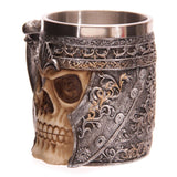 Dekorative Tasse mit Totenkopf-Krieger