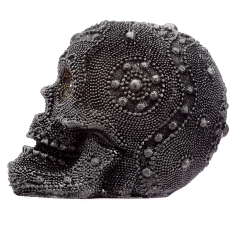 Kleines silberfarbenes Totenkopf-Wohnaccessoire aus Perlen