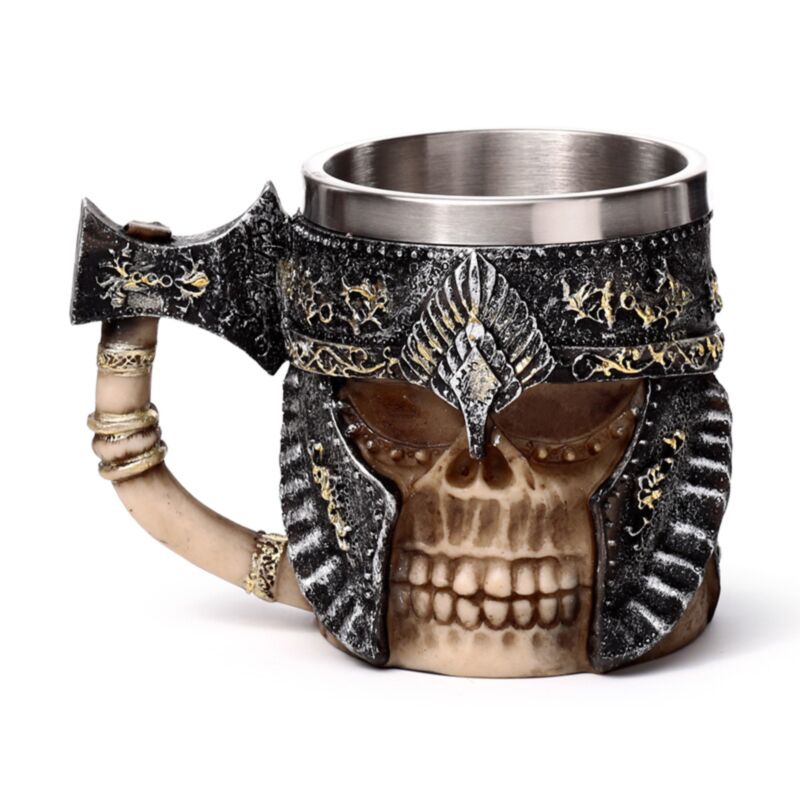 Dekorativer Krug mit bewaffnetem Totenkopf und Axtgriff