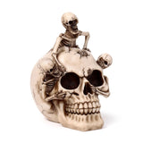 Schädel mit platzenden Skeletten
