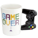 Game Over – Keramikbecher mit geformtem Henkel