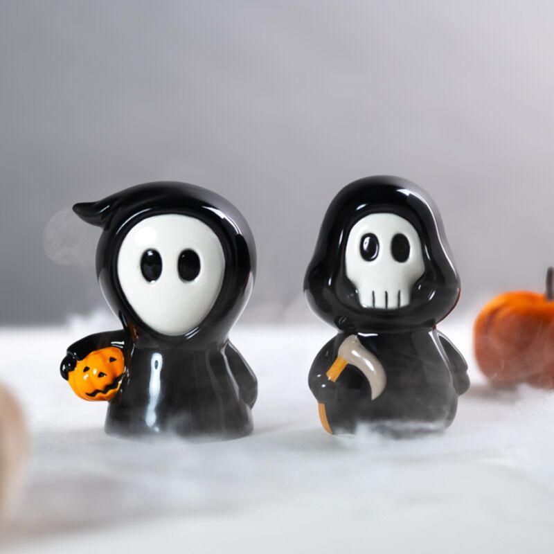 Totenkopf-Geisterjunge-Salz- und Pfefferstreuer