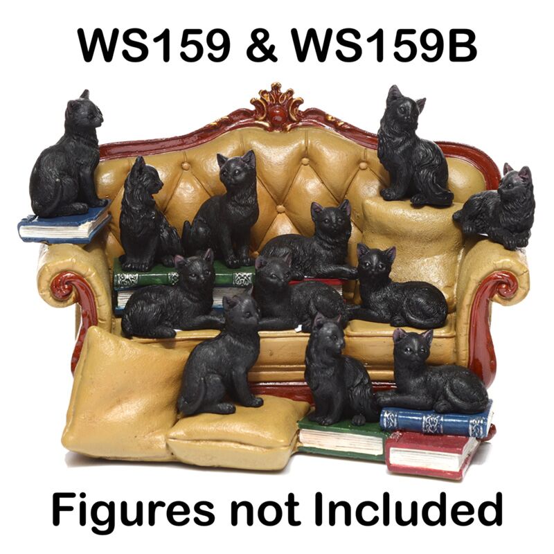 Sofa-Display „Black Cat World“.