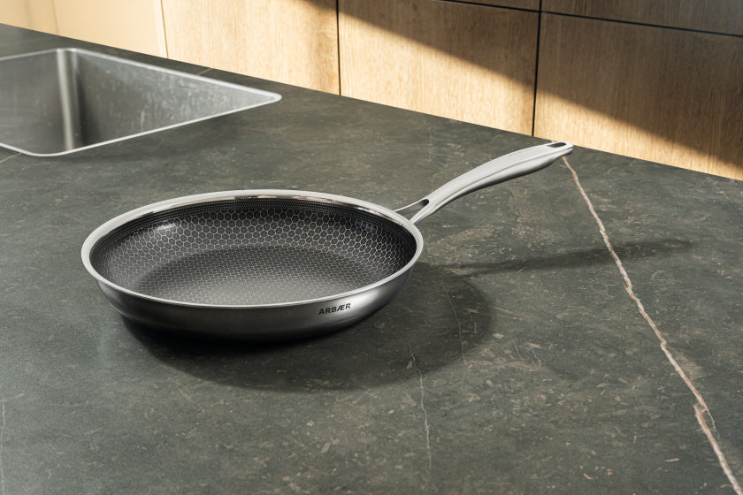 Arbaer Induktionsbratpfanne ø 28 cm mit Waben-Antihaftbeschichtung