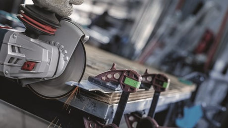 Bosch Zubehör Trennscheibe gerade am besten für Edelstahl – Rapido A 60 W Edelstahl BF, 125 mm, 22,23 mm, 0,8 mm 1. – 2608603488