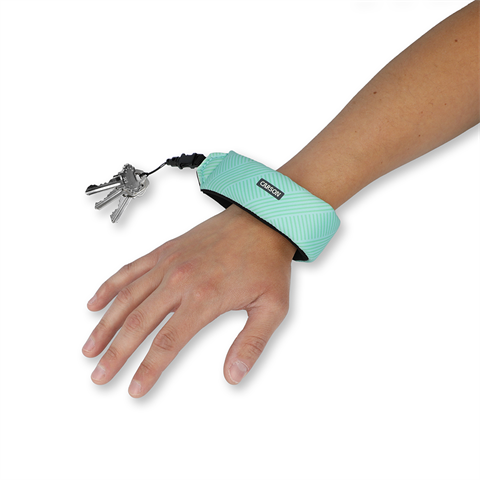 Carson floating wristband for 5 keys - Coral