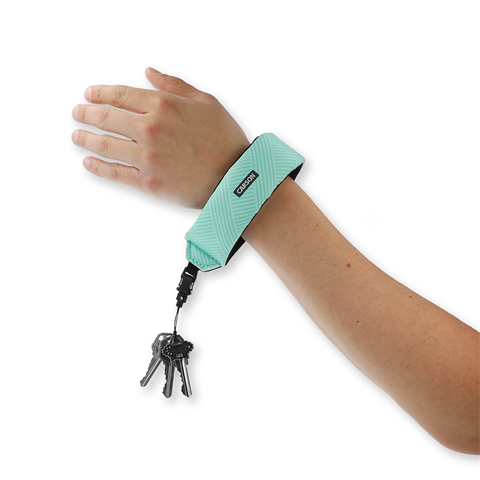 Carson floating wristband for 5 keys - Coral