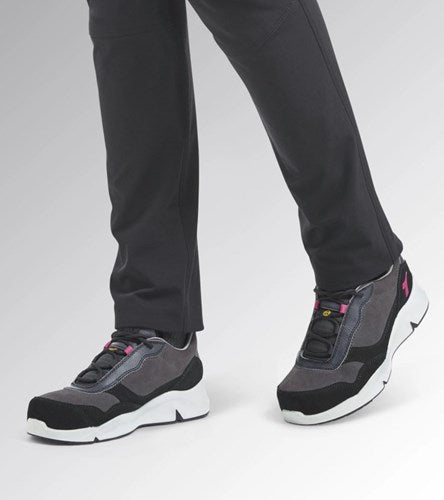 Diadora werkschoen athena laag 179902 s3l d0458 | nine iron raspberry (d0458) | maat 39 - 8053607443475