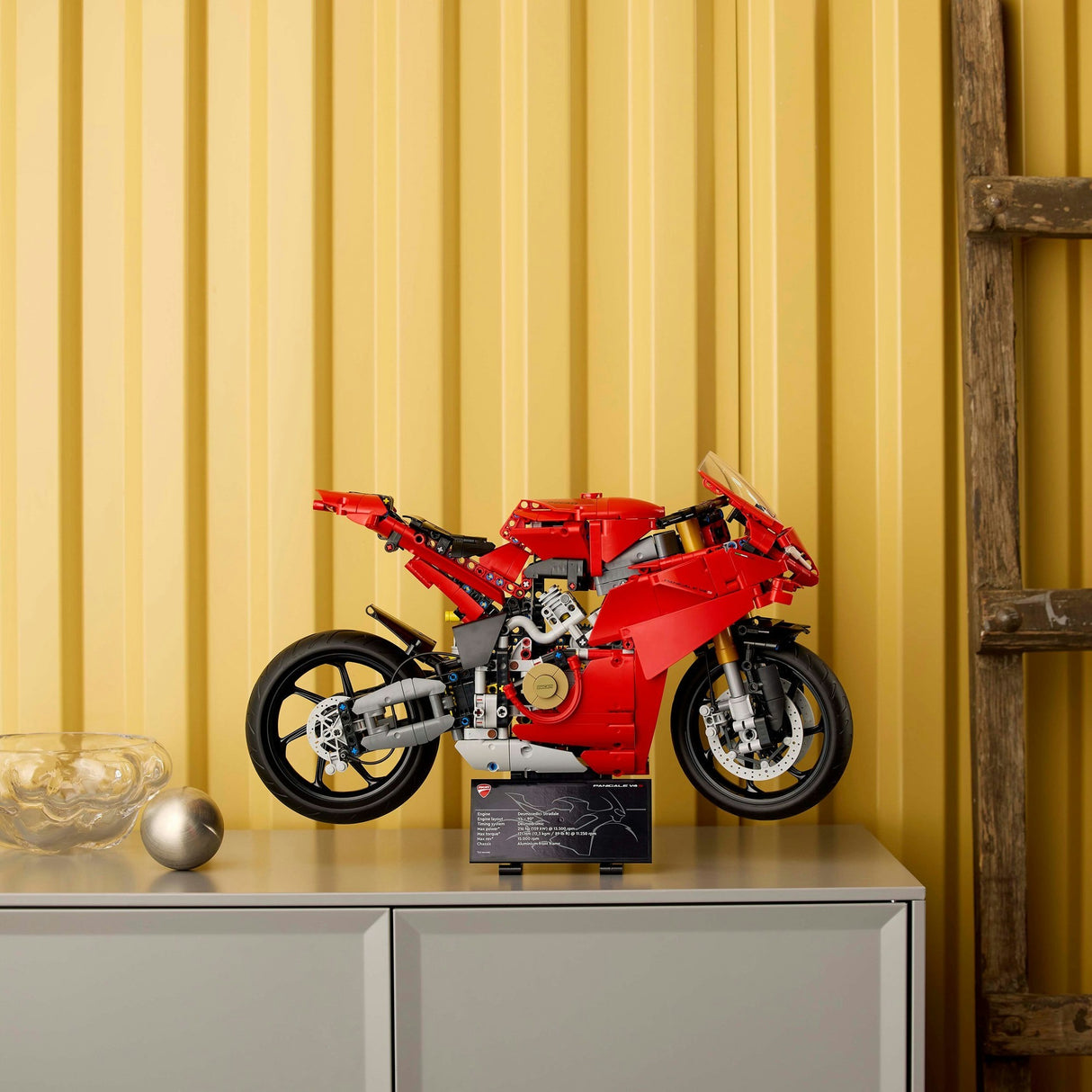 Lego Technic 42202 Ducati Panigale V4 S-Motor