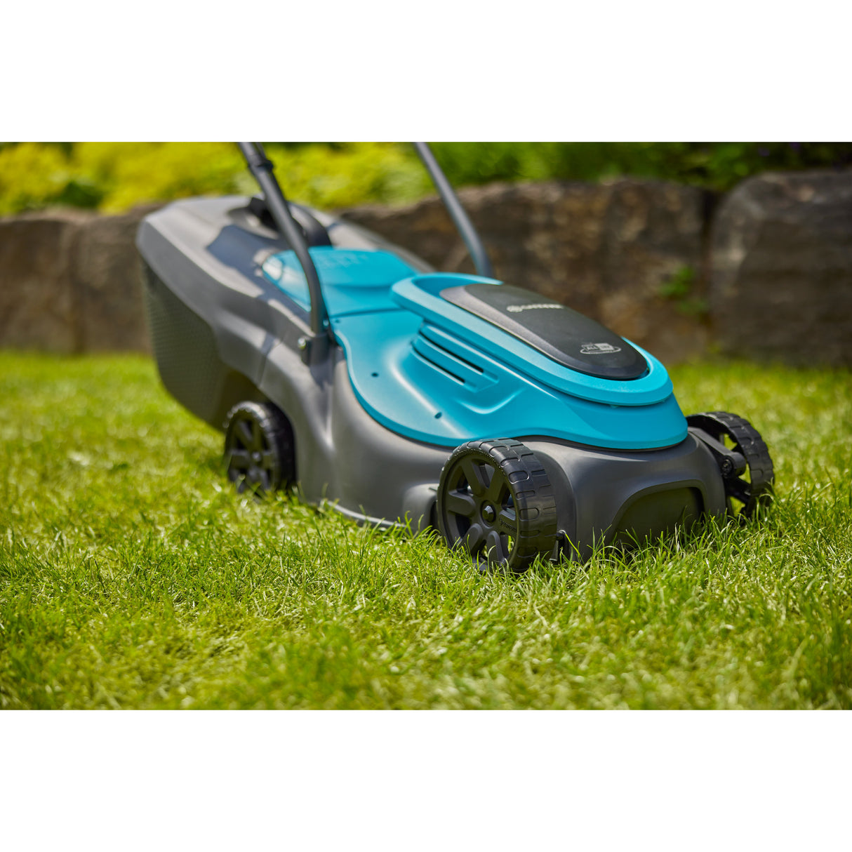 Gardena Akku-Rasenmäher Easymax 3218 V P4A Set 40
