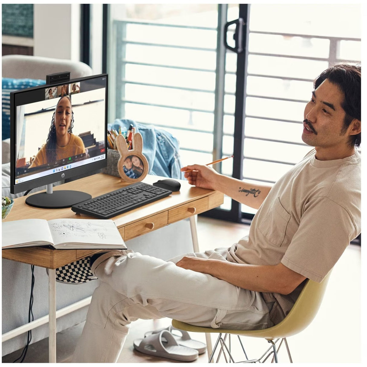 Hp 24-cr0050nd all-in-one (895r0ea) all-in-one pc (zwart | r5 7520u | radeon graphics | 8 gb | 512 gb ssd)