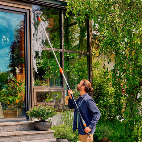Gardena Cleansystem Teleskopstiel M - XL, für entlegenere Orte (18804-20)