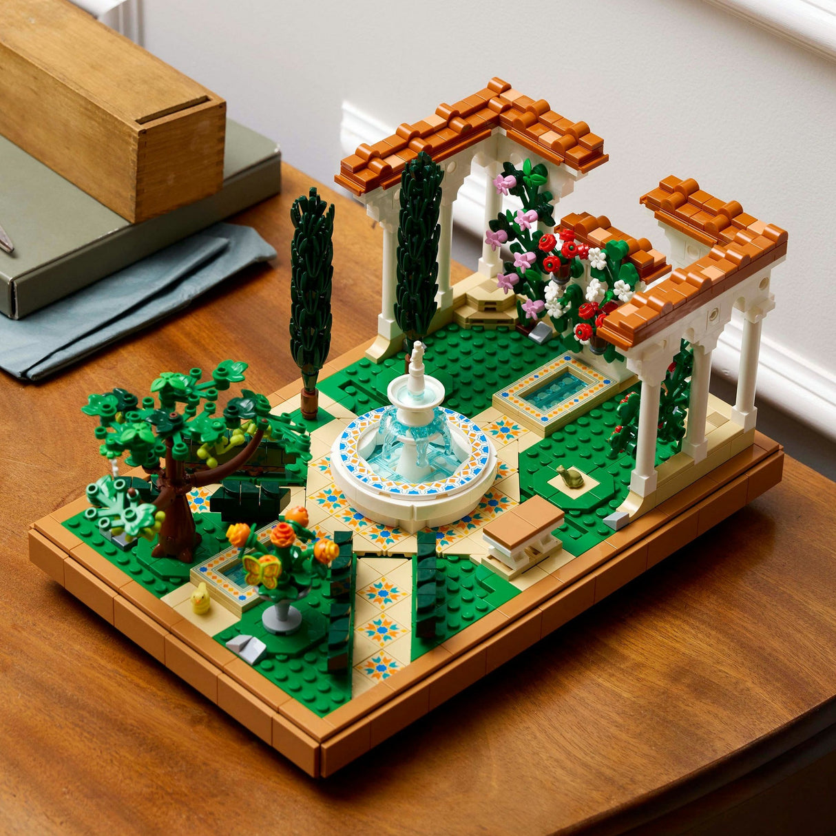 Lego Icons 10359 Garten mit Springbrunnen