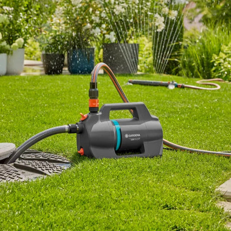 Gardena Bewässerungspumpe 5200 Silent Set mit Schlauch und Saugeinheit (dunkelgrau türkis, 09085-20 | Pumpe | 20 m Schlauch | 3,5 m Saugeinheit)