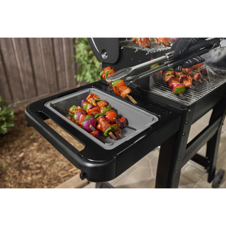 Weber Works Schneidebrett und Aufbewahrungsbox (graubraun, zum Platzieren im Works-Beistelltisch)