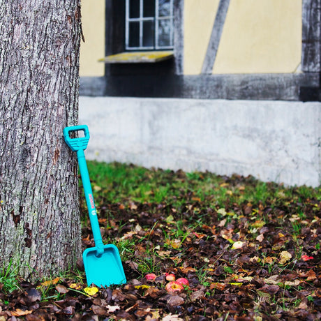 Theo Klein Bosch Gartenspielset mit Schubkarrenspielgerät (4-teilig)