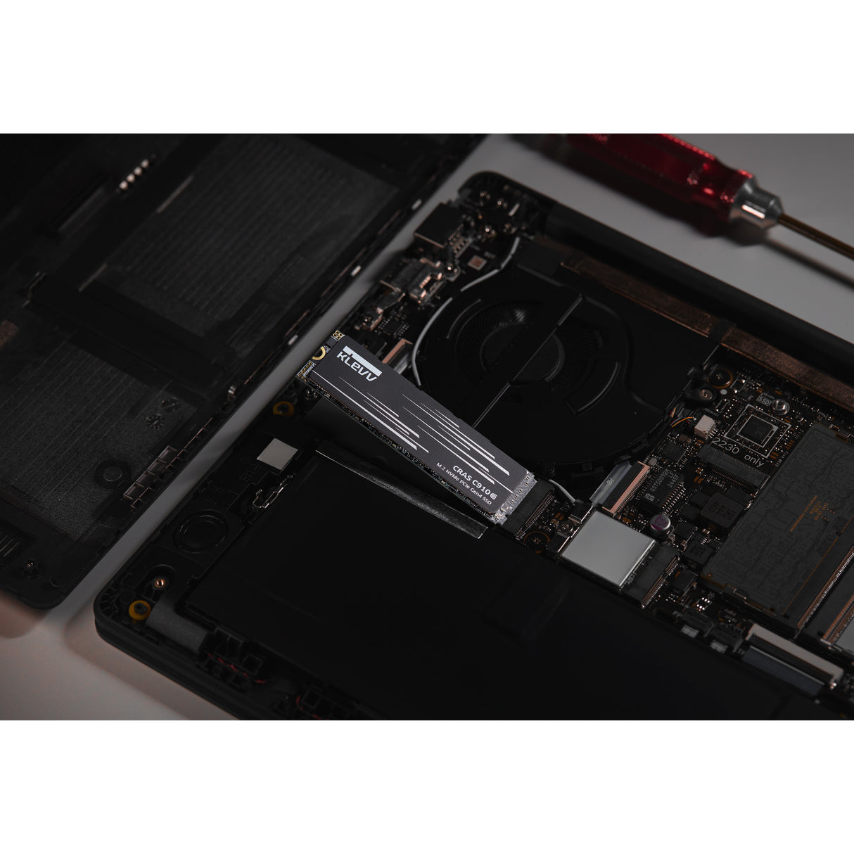 Klevv cras c910g 1 tb ssd (zwart, k01tbm2sp0-10g, pcie gen 4.0 x4, nvme 2.0)