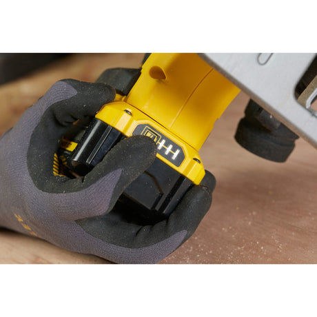 Stanley Fatmax V20 18 V Handkreissäge (gelb schwarz, Koffer, 2 Akkus (2,0 Ah) und Ladegerät (4 A) im Lieferumfang enthalten)