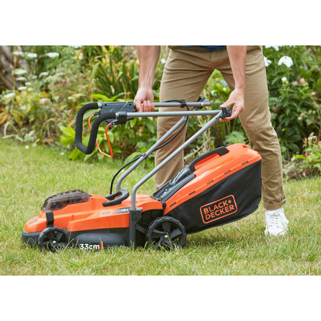 Black+Decker BCMW3318L2-QW 2x 18V Rasenmäher (orange schwarz, 2x 18V 2,5Ah Akku und Ladegerät im Lieferumfang enthalten)