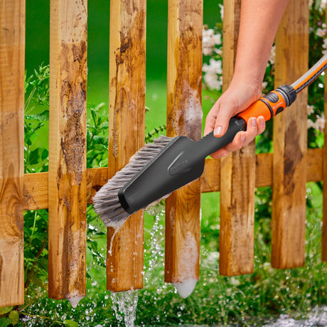 Gardena Cleansystem Reinigungsset mit Handbürste M Soft, Seifenstück-Waschbürste (Grau, 18863-20)