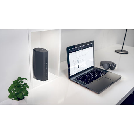 Netgear Nighthawk WLAN 7 Router RS200 (schwarz)