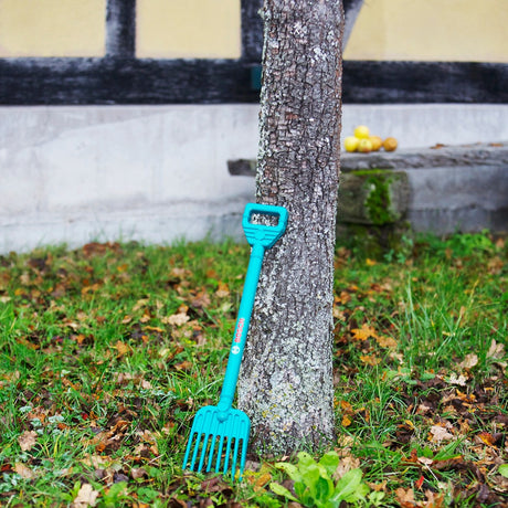 Theo Klein Bosch Gartenspielset mit Schubkarrenspielgerät (4-teilig)