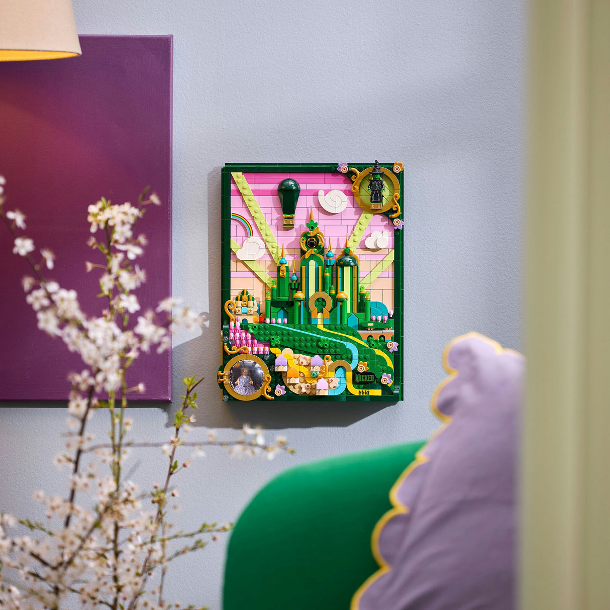 Lego 75685 „Wicked Emerald City“ als Wandkunst