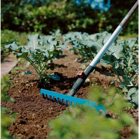 Gardena combisystem-Rechen 14-Zahn-Rechen - Arbeitsbreite 36 cm - empfohlene Stiellänge 150 cm