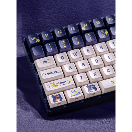Iqunix F97 Starry Tryst RGB mechanische Gaming-Tastatur (dunkelblau, US-Layout (QWERTY), Iqunix Little Prince, 96 %, RGB-LEDs, Hot-Swap-fähig, PBT, 2,4 GHz | Bluetooth 5.1 | USB-C)