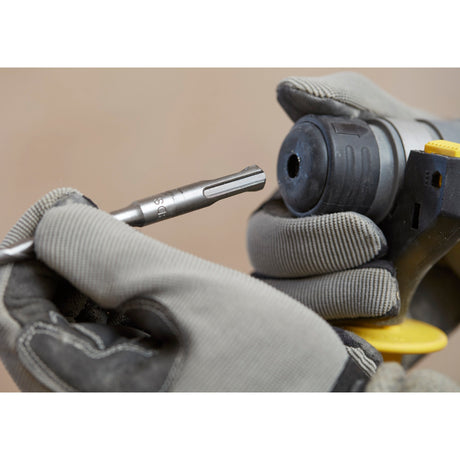 Stanley Fatmax V20 18 V bürstenloser Akku-Bohrhammer Combo Kit Hammerbohrer (Gelb Schwarz, SDS+, 2 Akkus und Ladegerät im Lieferumfang enthalten, mit Koffer)