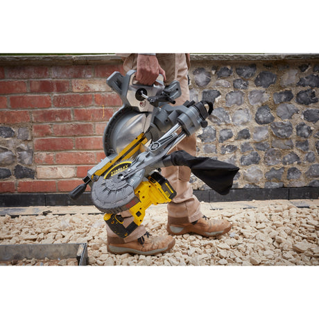Stanley Fatmax V20 18 V 4,0 Ah 190 mm Kapp- und Gehrungssäge (gelb schwarz, Akku (18 V, 4,0 Ah) und Ladegerät (2 A) im Lieferumfang enthalten)