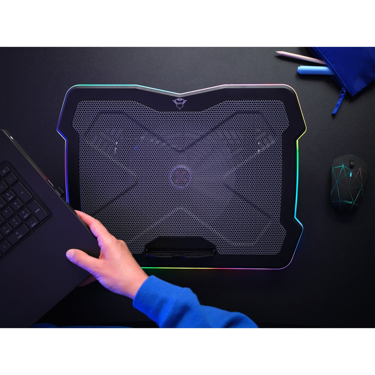 Trust GXT 1126 Aura Laptop-Kühler (schwarz, RGB)