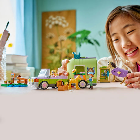 Lego Friends 42695 Anhänger mit Pferd und Fohlen