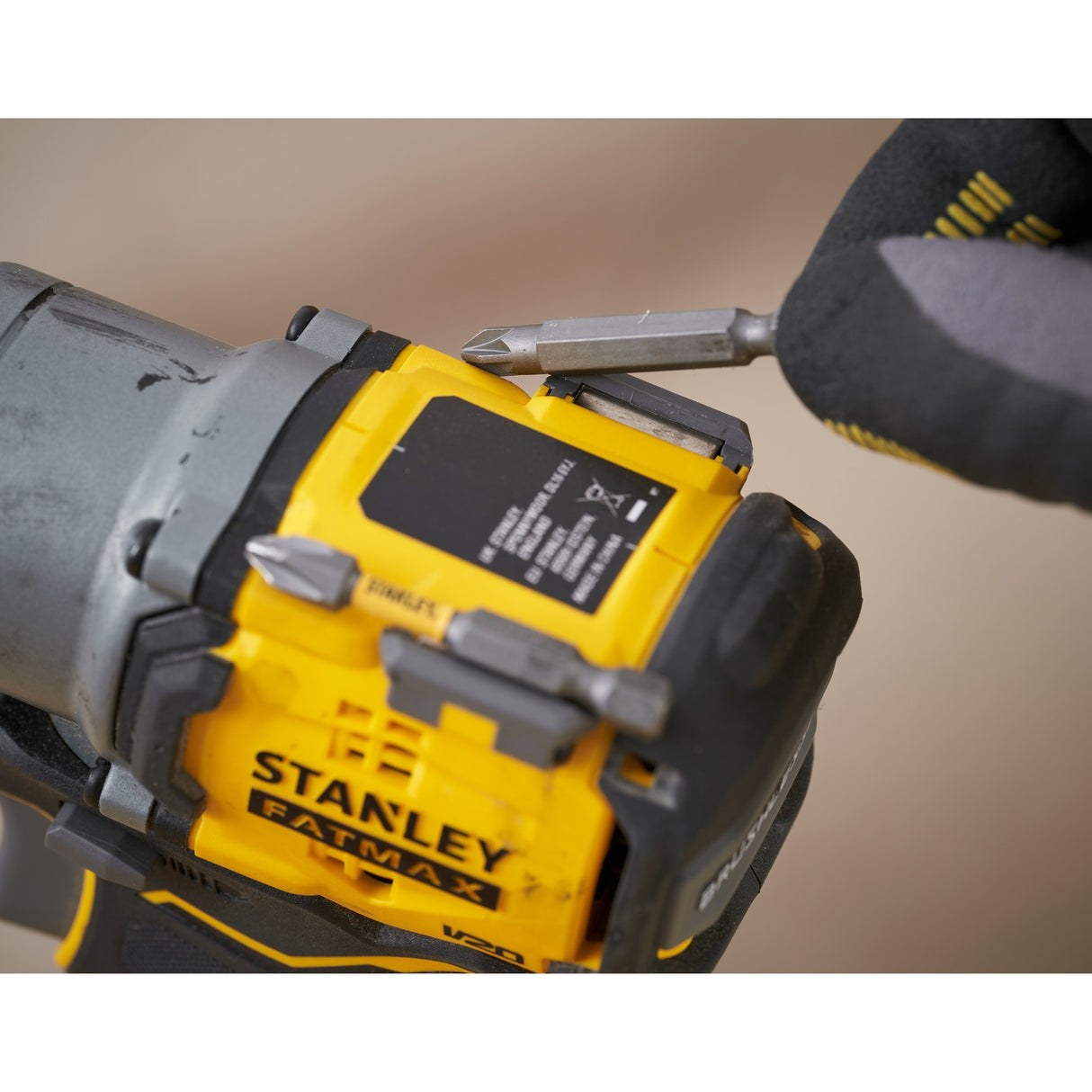 Stanley Fatmax V20 18 V bürstenloser Schlagschrauber (gelb schwarz, Akku und Ladegerät nicht im Lieferumfang enthalten)